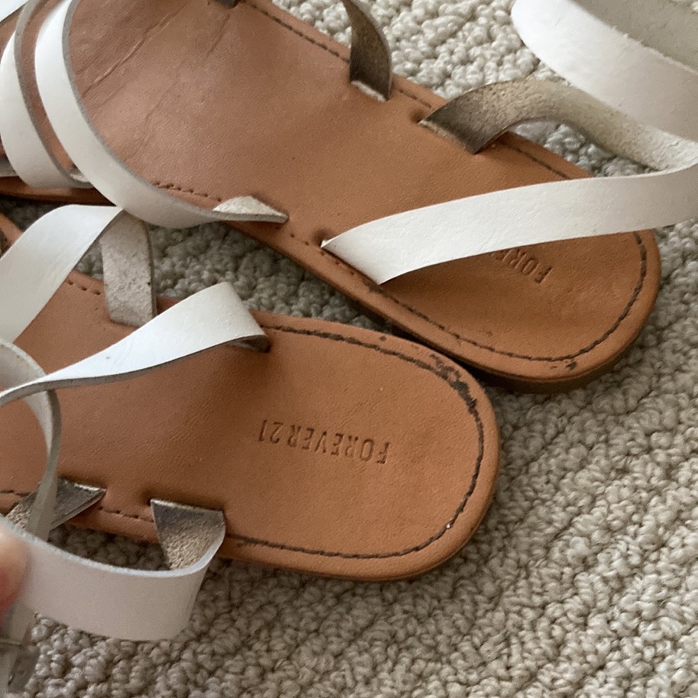 Forever 21 Gladiator Sandals Strappy White Shoes Casual Coquette Flats Size 8 - Picture 3 of 6